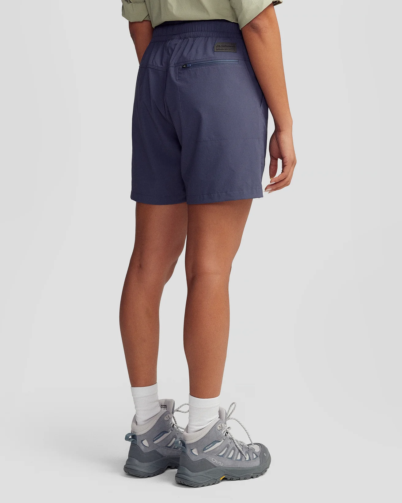 Womenâs Trailhead 4â Shorts - Mid Navy - Image 4