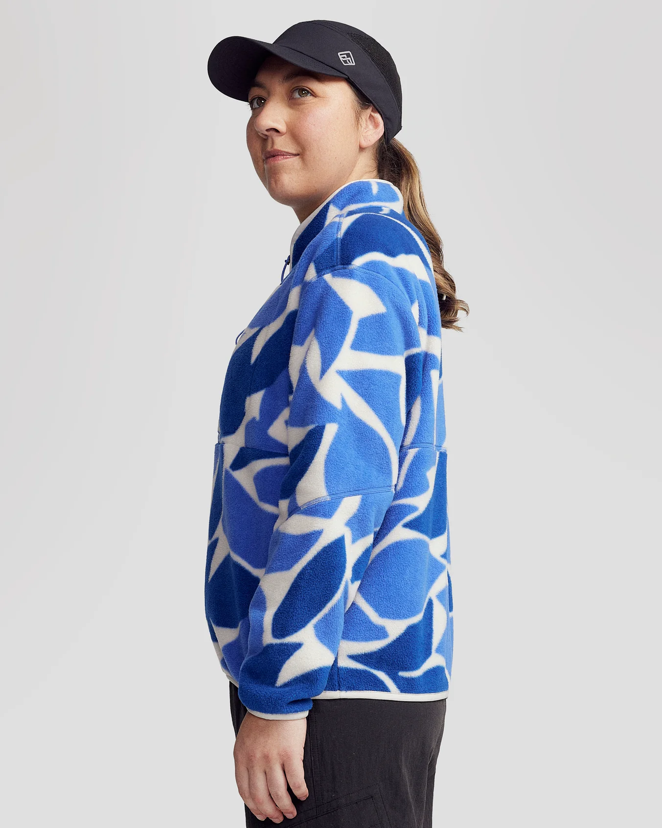 Wmns Trailhead Fleece 1/4 Zip Pullover - Dark Peri Forest Floor Print - Image 4