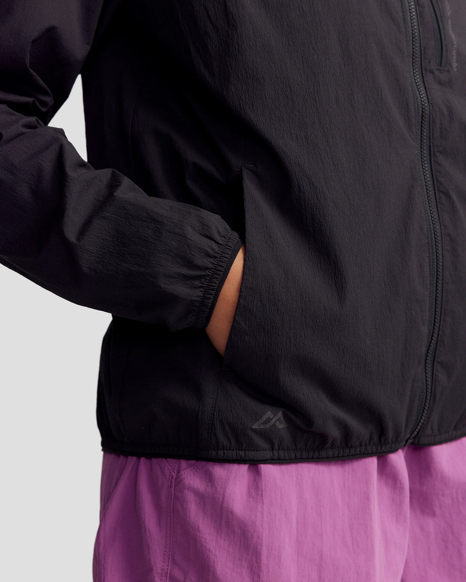 Women’s Trailhead Windbreaker - Black Stingray - Image 6