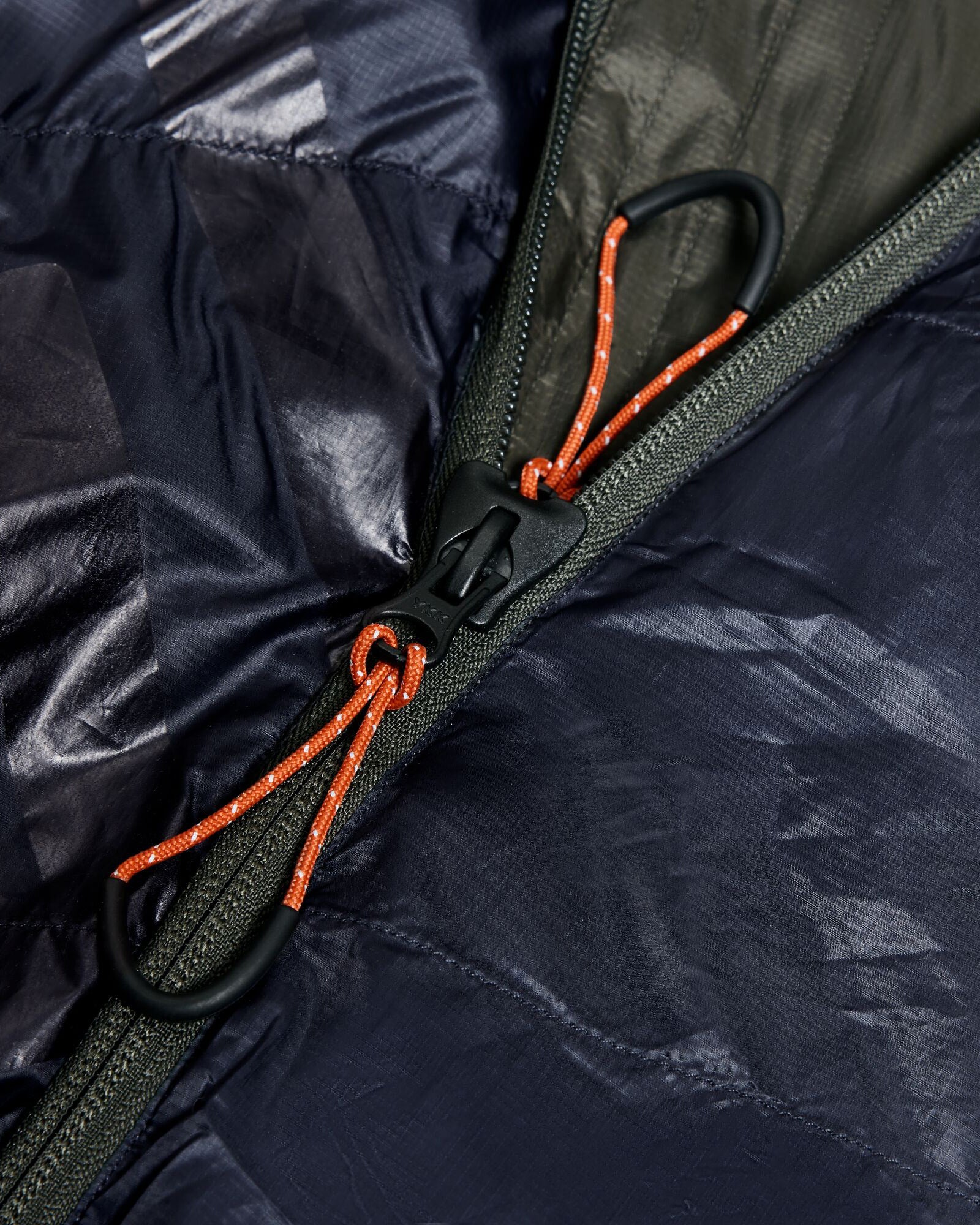 Zenter -3°C Down Sleeping Bag - Large - Black Stingray/Dark Moss - Image 9