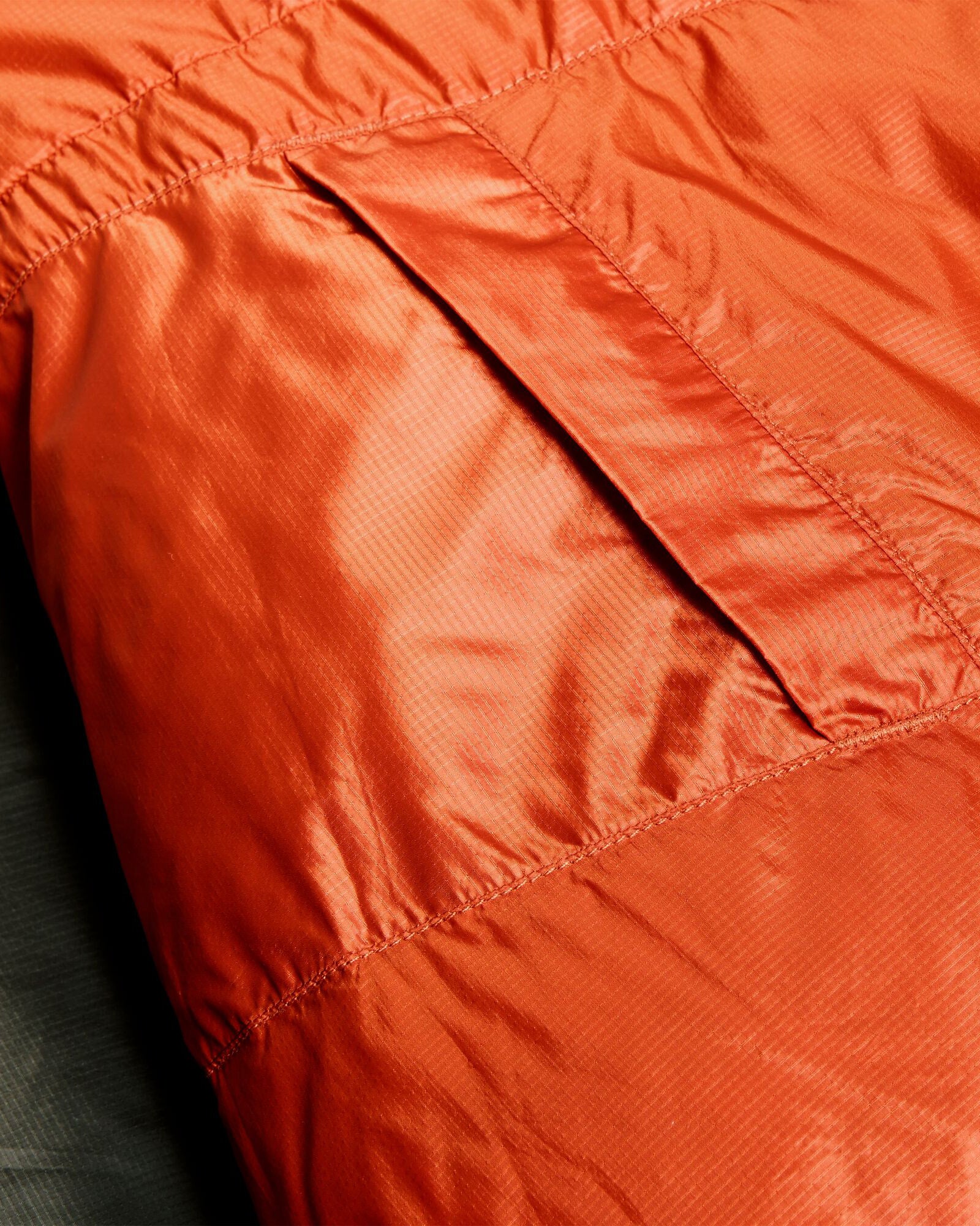 Zenter -8°C Down Sleeping Bag - Large - Dark Moss/Black Stingray - Image 8